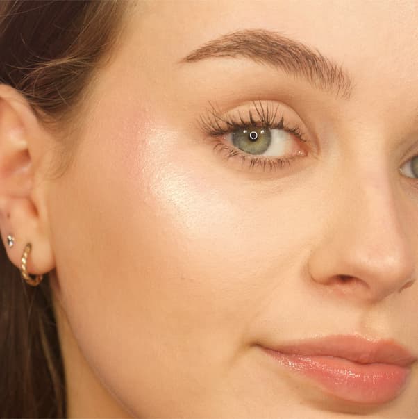 BEAM BRIGHT HIGHLIGHTER Хайлайтер для лица